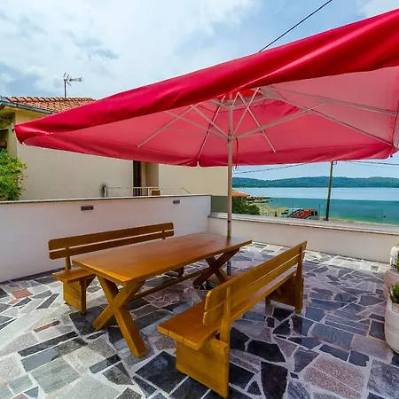 Karlo Apartament Trogir