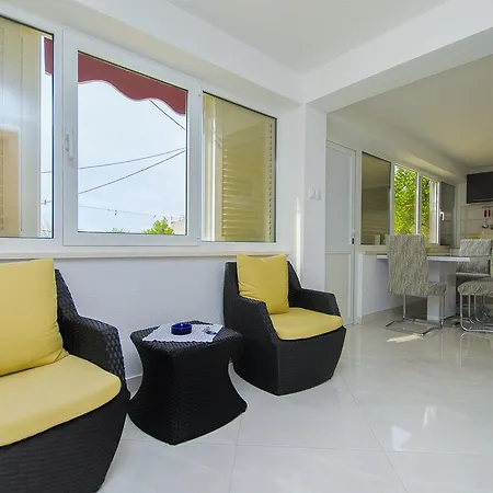 Karlo Apartment Trogir