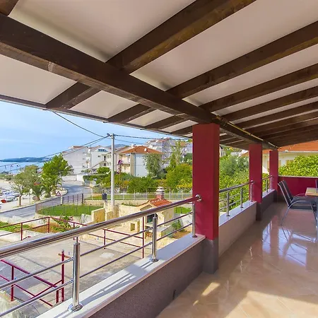 Karlo Apartment Trogir